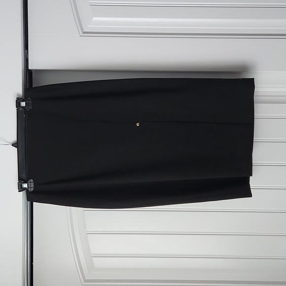 Black pencil skirt - Picture 1 of 4
